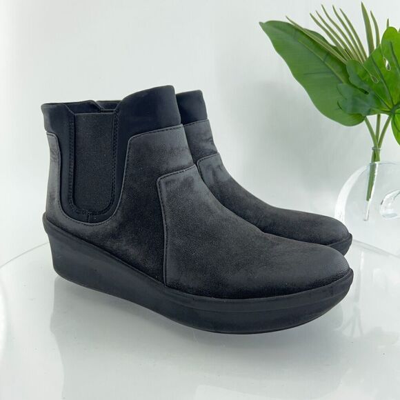 Clarks Women's Rose Sun Boot Size 12 Chelsea Bootie Pull On Black Leather Wedge - Picture 1 of 13